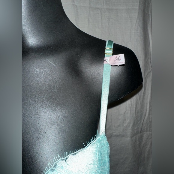 NWT Victoria's Secret Bra Dream Angels Lined Demi Lace Scalloped Trim 34B AA20 - Picture 3 of 6